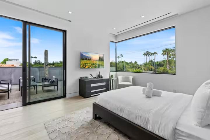 The Modern Luxe Retreat! *