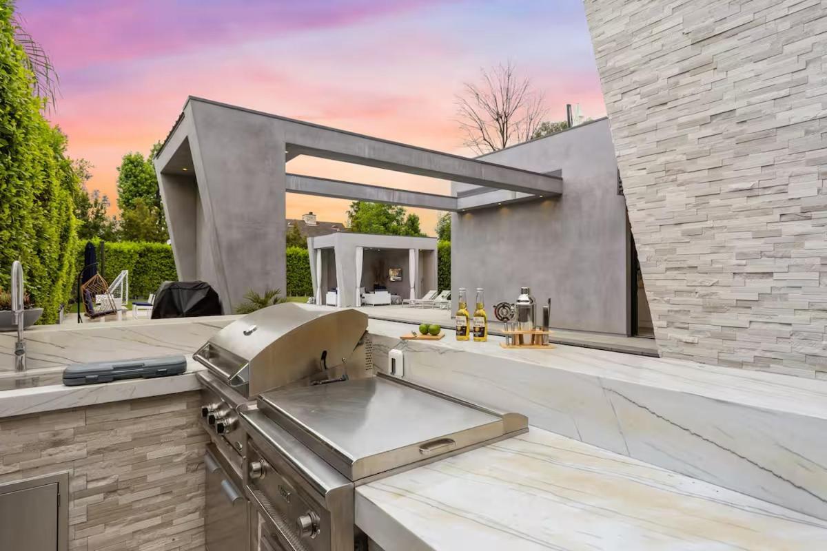The Modern Luxe Retreat!
